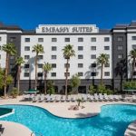 Embassy Suites Breakfast Hours and Breakfast Menu with Prices [2023]